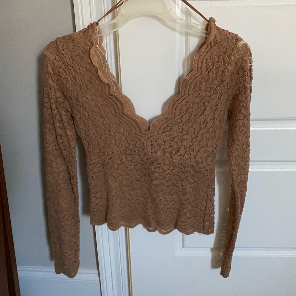 Off shoulder v neck lace top